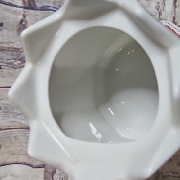 James Sadler England "The‎ Tower of London" Teapot lidded 1980's bone china - Picture 6 of 9